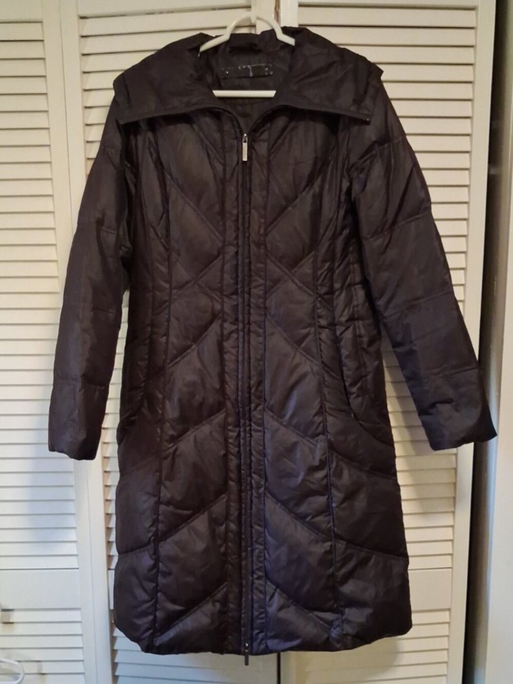 Steve Madden Dark Brown Puffer Jacket. Duck feathers, 2 zippers. Warm. Size L